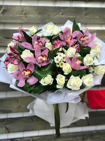 Букет цветов из: Розы и Хризантемы в Клеменово