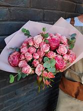 Букет розы в пальмах в Клеменово Букет цветов из: Розы в Клеменово