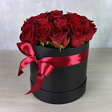 Цветочная композиция из Розы в шляпной коробке в Клеменово