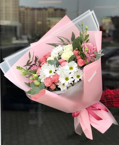 Букет цветов из: Розы, Лизиантусы и Хризантемы в Клеменово